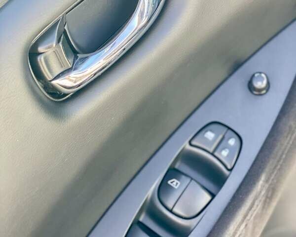 Белый Ниссан Лиф, объемом двигателя 0 л и пробегом 160 тыс. км за 6499 $, фото 11 на Automoto.ua