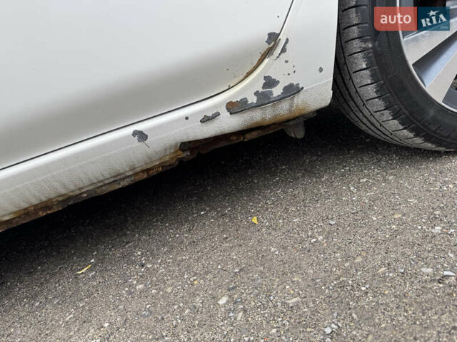 Белый Ниссан Лиф, объемом двигателя 0 л и пробегом 283 тыс. км за 5200 $, фото 19 на Automoto.ua