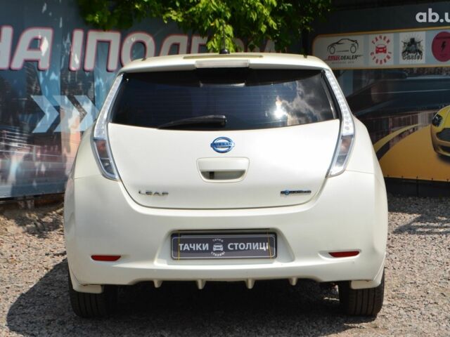 Белый Ниссан Лиф, объемом двигателя 0 л и пробегом 190 тыс. км за 5999 $, фото 3 на Automoto.ua