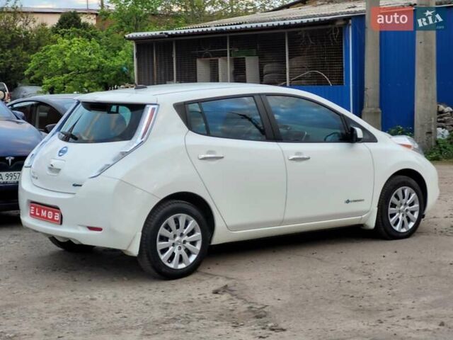 Белый Ниссан Лиф, объемом двигателя 0 л и пробегом 56 тыс. км за 7400 $, фото 12 на Automoto.ua