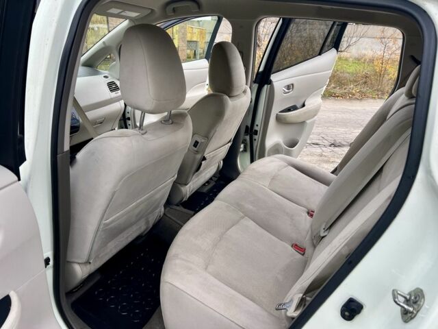 Белый Ниссан Лиф, объемом двигателя 0 л и пробегом 140 тыс. км за 4950 $, фото 22 на Automoto.ua