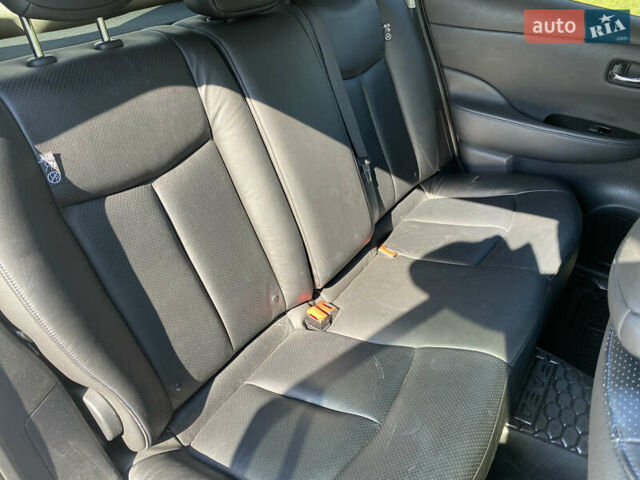 Белый Ниссан Лиф, объемом двигателя 0 л и пробегом 163 тыс. км за 7500 $, фото 16 на Automoto.ua