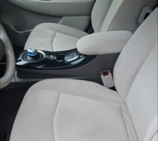 Белый Ниссан Лиф, объемом двигателя 0 л и пробегом 125 тыс. км за 5900 $, фото 8 на Automoto.ua