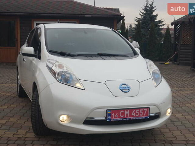Білий Ніссан Ліф, об'ємом двигуна 0 л та пробігом 138 тис. км за 5888 $, фото 3 на Automoto.ua