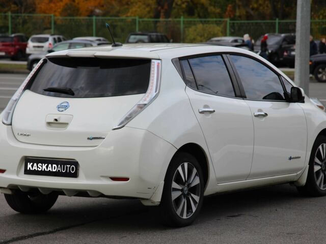 Белый Ниссан Лиф, объемом двигателя 0 л и пробегом 220 тыс. км за 7300 $, фото 3 на Automoto.ua