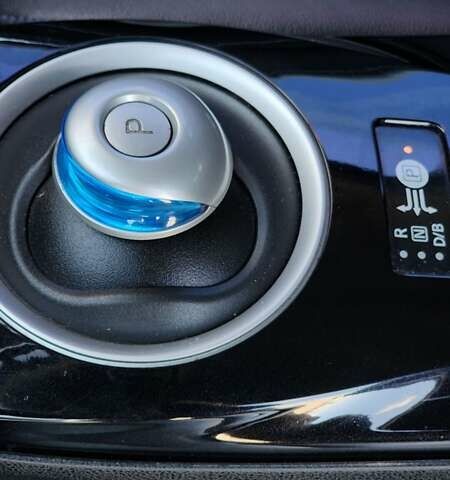 Белый Ниссан Лиф, объемом двигателя 0 л и пробегом 137 тыс. км за 6500 $, фото 33 на Automoto.ua