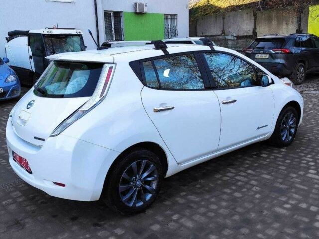 Белый Ниссан Лиф, объемом двигателя 0 л и пробегом 169 тыс. км за 5500 $, фото 2 на Automoto.ua