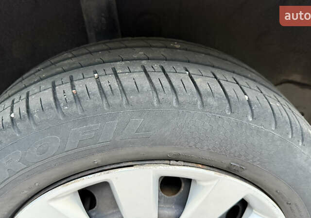 Білий Ніссан Ліф, об'ємом двигуна 0 л та пробігом 108 тис. км за 7400 $, фото 4 на Automoto.ua