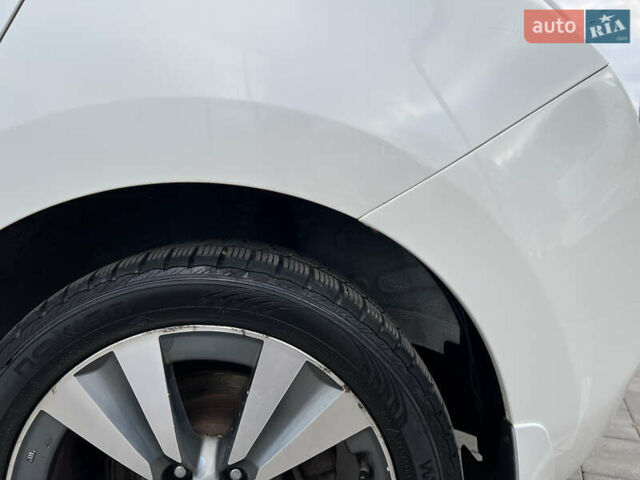 Белый Ниссан Лиф, объемом двигателя 0 л и пробегом 115 тыс. км за 4800 $, фото 12 на Automoto.ua