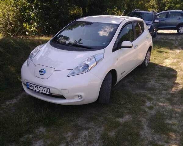 Белый Ниссан Лиф, объемом двигателя 0 л и пробегом 181 тыс. км за 6445 $, фото 2 на Automoto.ua