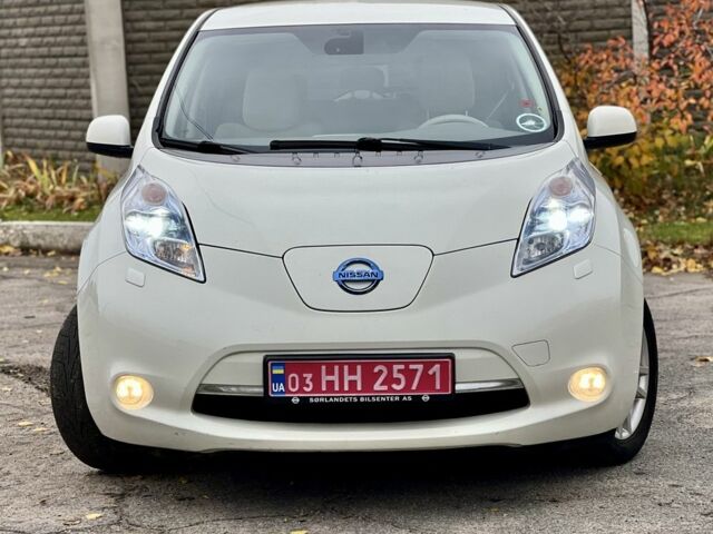 Белый Ниссан Лиф, объемом двигателя 0 л и пробегом 140 тыс. км за 4950 $, фото 2 на Automoto.ua