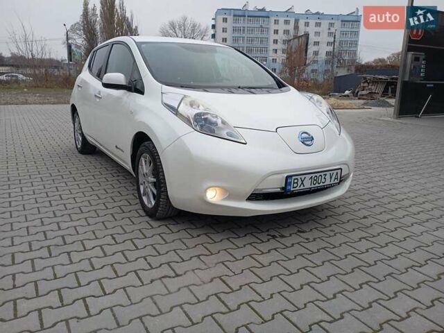 Білий Ніссан Ліф, об'ємом двигуна 0 л та пробігом 123 тис. км за 5800 $, фото 10 на Automoto.ua