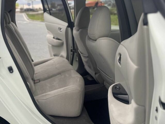 Білий Ніссан Ліф, об'ємом двигуна 0 л та пробігом 114 тис. км за 4900 $, фото 10 на Automoto.ua