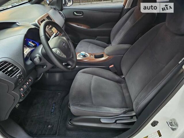 Белый Ниссан Лиф, объемом двигателя 0 л и пробегом 88 тыс. км за 7900 $, фото 48 на Automoto.ua