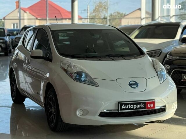 Белый Ниссан Лиф, объемом двигателя 0 л и пробегом 102 тыс. км за 6490 $, фото 2 на Automoto.ua
