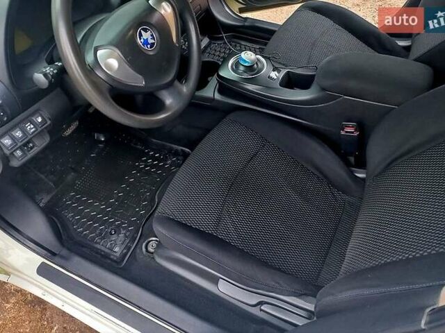 Белый Ниссан Лиф, объемом двигателя 0 л и пробегом 213 тыс. км за 5500 $, фото 7 на Automoto.ua