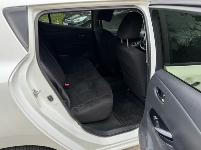 Белый Ниссан Лиф, объемом двигателя 0 л и пробегом 143 тыс. км за 5700 $, фото 14 на Automoto.ua