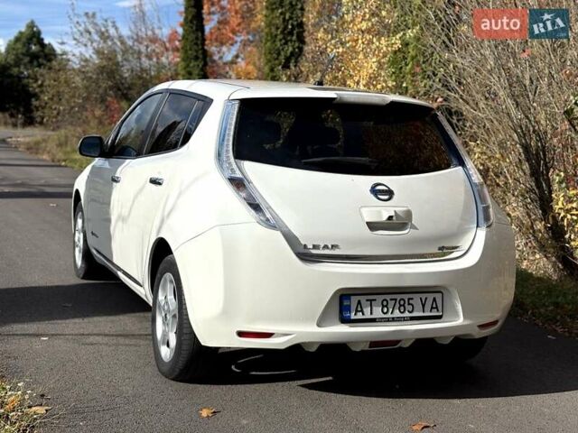 Белый Ниссан Лиф, объемом двигателя 0 л и пробегом 155 тыс. км за 5555 $, фото 6 на Automoto.ua