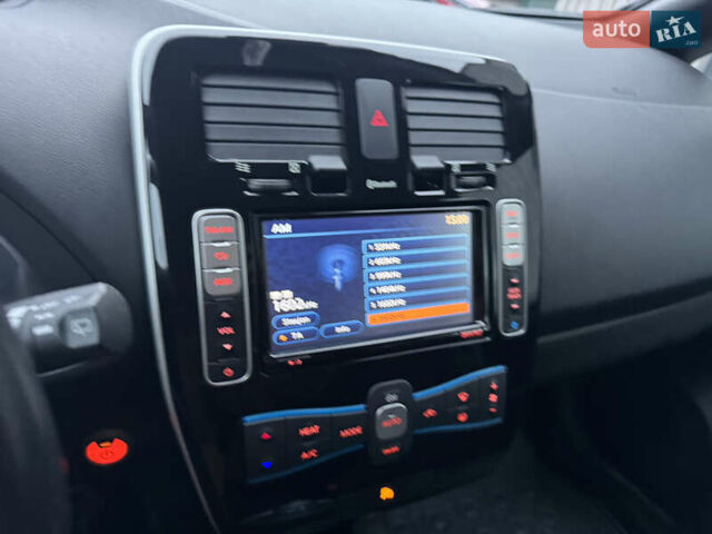 Белый Ниссан Лиф, объемом двигателя 0 л и пробегом 178 тыс. км за 6500 $, фото 17 на Automoto.ua