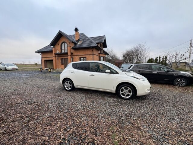 Белый Ниссан Лиф, объемом двигателя 0 л и пробегом 116 тыс. км за 6500 $, фото 15 на Automoto.ua