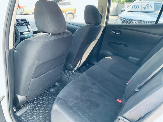 Белый Ниссан Лиф, объемом двигателя 0 л и пробегом 123 тыс. км за 9150 $, фото 20 на Automoto.ua