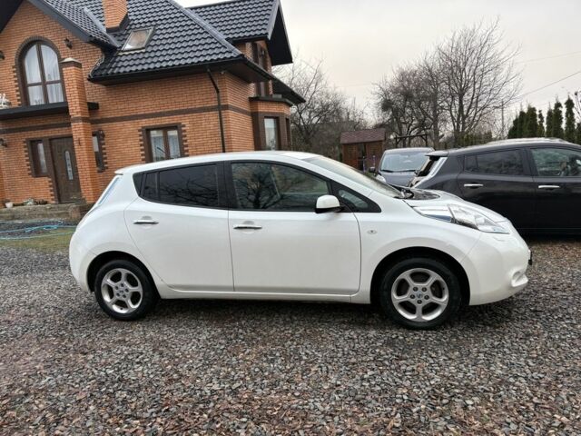 Белый Ниссан Лиф, объемом двигателя 0 л и пробегом 116 тыс. км за 6500 $, фото 3 на Automoto.ua