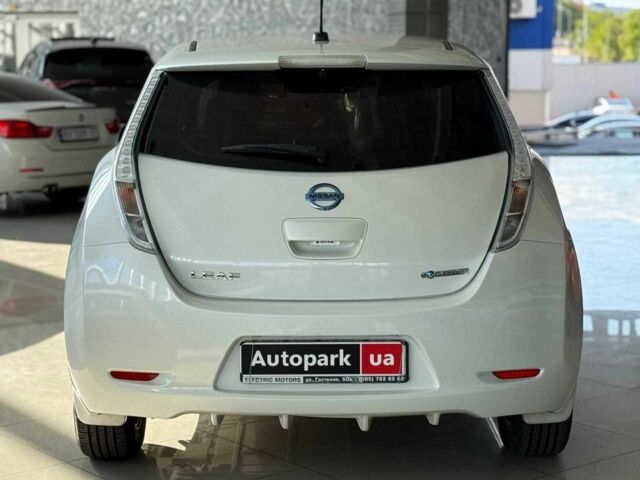Белый Ниссан Лиф, объемом двигателя 0 л и пробегом 102 тыс. км за 6190 $, фото 6 на Automoto.ua