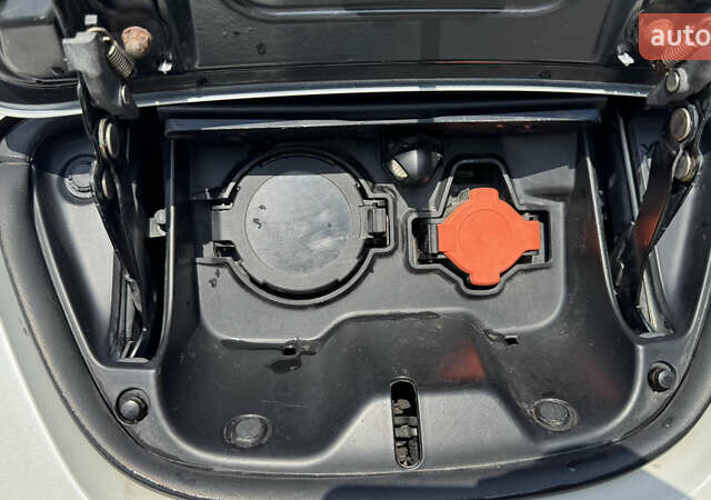 Білий Ніссан Ліф, об'ємом двигуна 0 л та пробігом 187 тис. км за 6300 $, фото 31 на Automoto.ua