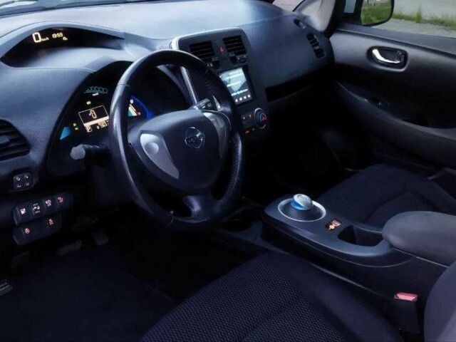 Белый Ниссан Лиф, объемом двигателя 0 л и пробегом 90 тыс. км за 6999 $, фото 7 на Automoto.ua