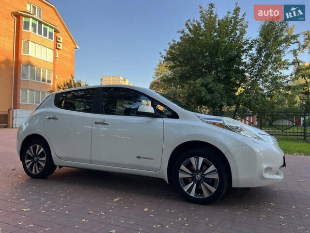 Белый Ниссан Лиф, объемом двигателя 0 л и пробегом 109 тыс. км за 7700 $, фото 6 на Automoto.ua