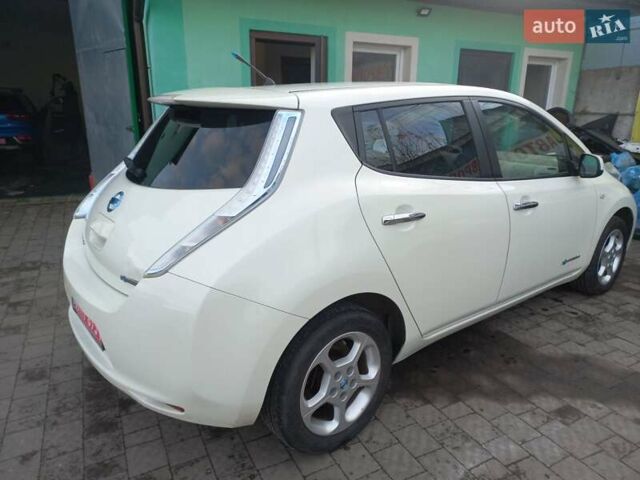 Белый Ниссан Лиф, объемом двигателя 0 л и пробегом 99 тыс. км за 4800 $, фото 3 на Automoto.ua