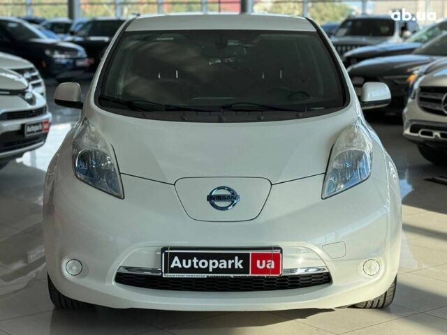 Белый Ниссан Лиф, объемом двигателя 0 л и пробегом 102 тыс. км за 6490 $, фото 1 на Automoto.ua
