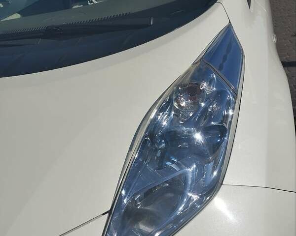 Белый Ниссан Лиф, объемом двигателя 0 л и пробегом 88 тыс. км за 7500 $, фото 5 на Automoto.ua