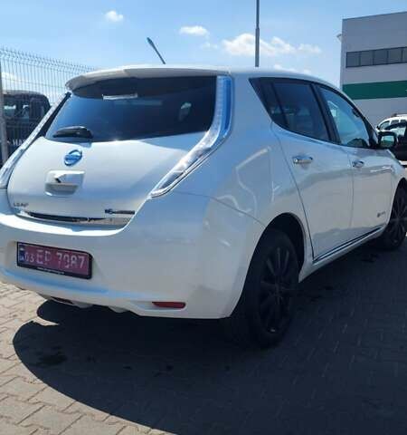 Белый Ниссан Лиф, объемом двигателя 0 л и пробегом 137 тыс. км за 6500 $, фото 23 на Automoto.ua