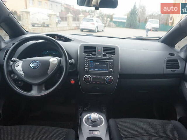 Білий Ніссан Ліф, об'ємом двигуна 0 л та пробігом 138 тис. км за 5888 $, фото 49 на Automoto.ua