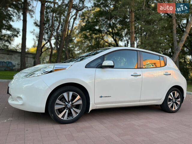 Белый Ниссан Лиф, объемом двигателя 0 л и пробегом 109 тыс. км за 7700 $, фото 18 на Automoto.ua