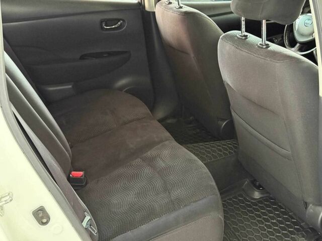 Белый Ниссан Лиф, объемом двигателя 0 л и пробегом 102 тыс. км за 6190 $, фото 18 на Automoto.ua