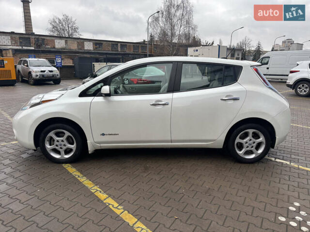 Белый Ниссан Лиф, объемом двигателя 0 л и пробегом 120 тыс. км за 7500 $, фото 5 на Automoto.ua