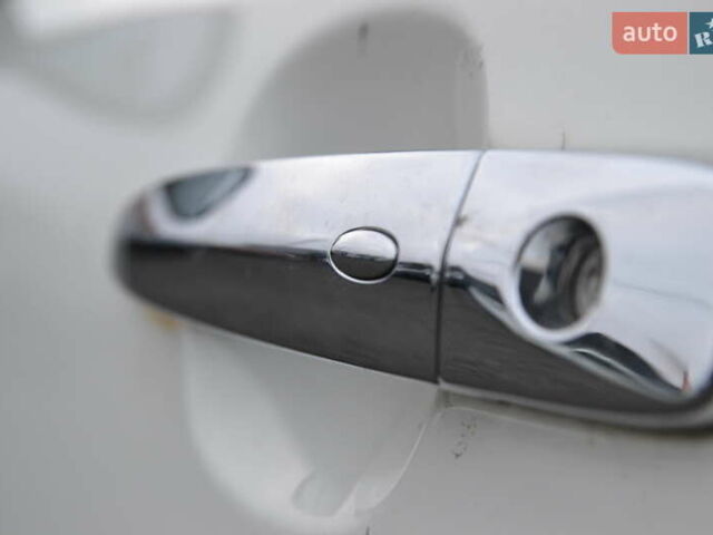 Белый Ниссан Лиф, объемом двигателя 0 л и пробегом 119 тыс. км за 6350 $, фото 30 на Automoto.ua