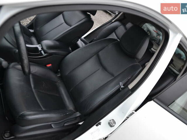 Белый Ниссан Лиф, объемом двигателя 0 л и пробегом 119 тыс. км за 6350 $, фото 25 на Automoto.ua