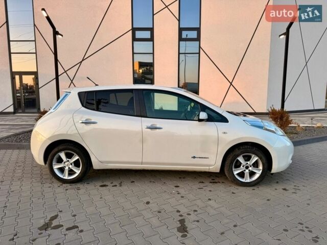 Белый Ниссан Лиф, объемом двигателя 0 л и пробегом 143 тыс. км за 5850 $, фото 4 на Automoto.ua