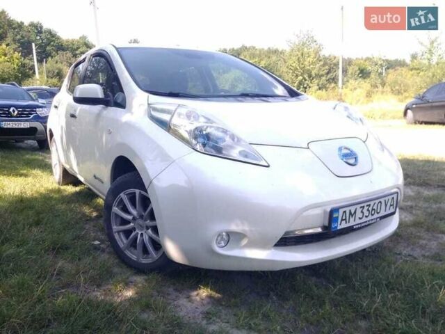 Белый Ниссан Лиф, объемом двигателя 0 л и пробегом 181 тыс. км за 6445 $, фото 4 на Automoto.ua