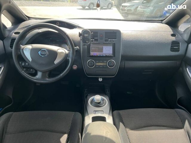 Белый Ниссан Лиф, объемом двигателя 1.5 л и пробегом 85 тыс. км за 6490 $, фото 31 на Automoto.ua