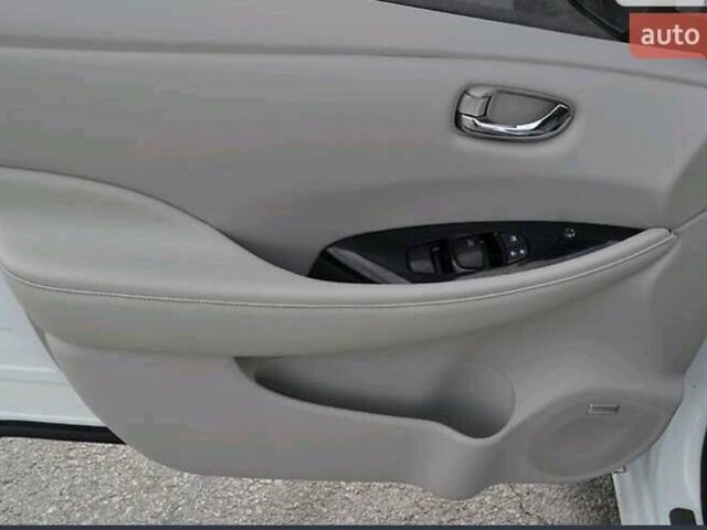 Белый Ниссан Лиф, объемом двигателя 0 л и пробегом 152 тыс. км за 6900 $, фото 8 на Automoto.ua