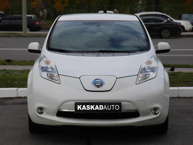 Белый Ниссан Лиф, объемом двигателя 0 л и пробегом 220 тыс. км за 7300 $, фото 1 на Automoto.ua