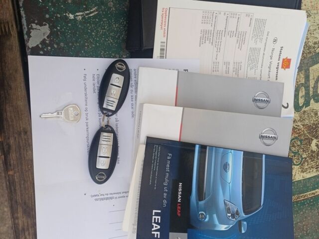 Белый Ниссан Лиф, объемом двигателя 0 л и пробегом 125 тыс. км за 5900 $, фото 15 на Automoto.ua