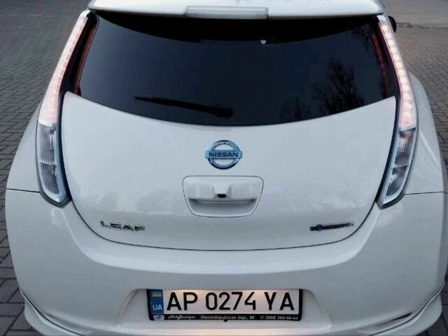 Белый Ниссан Лиф, объемом двигателя 0 л и пробегом 90 тыс. км за 6999 $, фото 6 на Automoto.ua