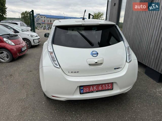 Белый Ниссан Лиф, объемом двигателя 0 л и пробегом 283 тыс. км за 5200 $, фото 5 на Automoto.ua
