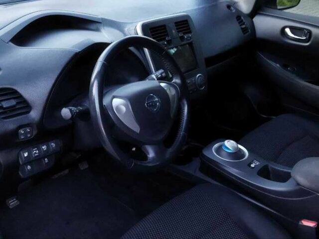 Белый Ниссан Лиф, объемом двигателя 0 л и пробегом 90 тыс. км за 6999 $, фото 8 на Automoto.ua