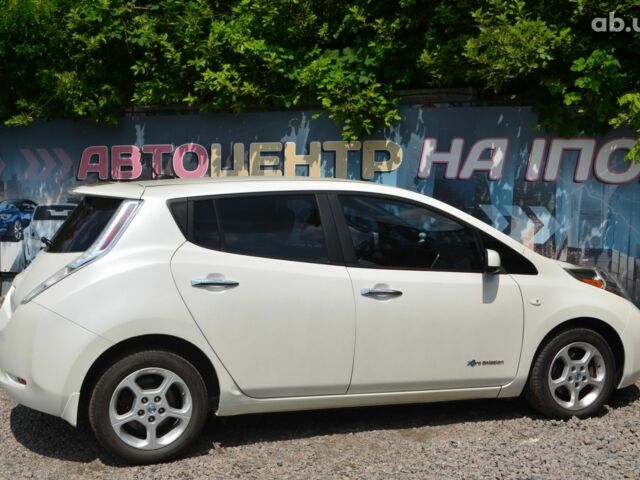 Белый Ниссан Лиф, объемом двигателя 0 л и пробегом 190 тыс. км за 5999 $, фото 5 на Automoto.ua